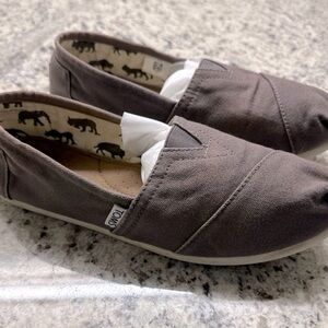 Women’s TOMS Shoes - 9